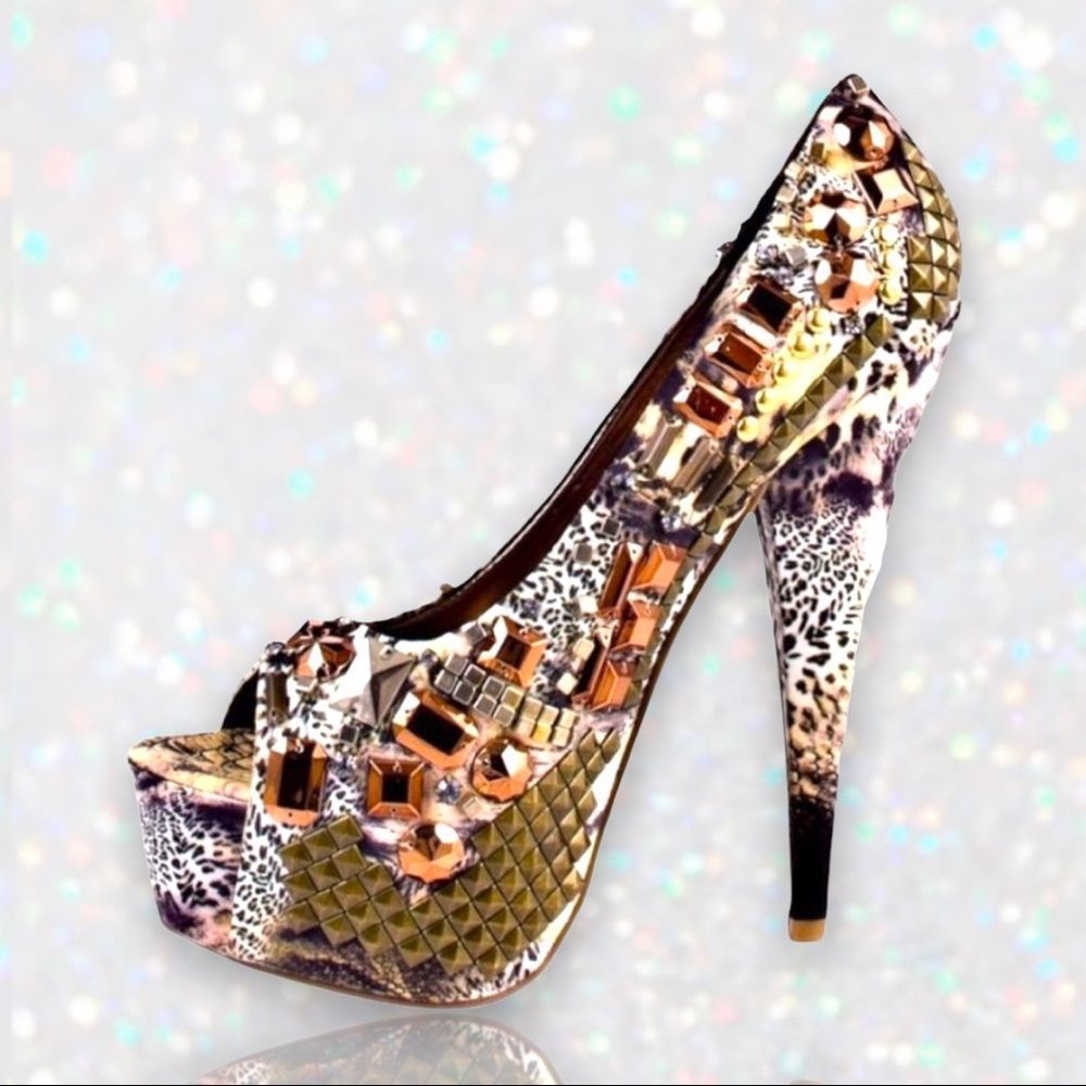 🆕 NEW Zigi Soho Royale Studded Platform Heels